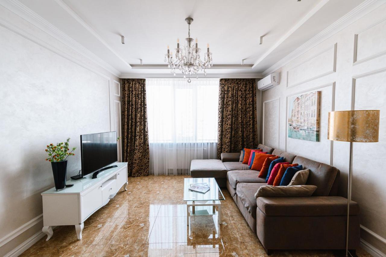 Luxury For Business & Pleasure Royal 2 Kyiv Exterior foto