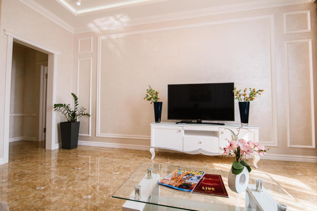 Luxury For Business & Pleasure Royal 2 Kyiv Exterior foto